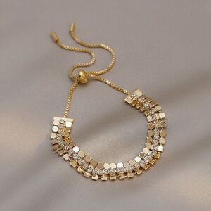 Chic Gold Bracelet with Dazzling Accents